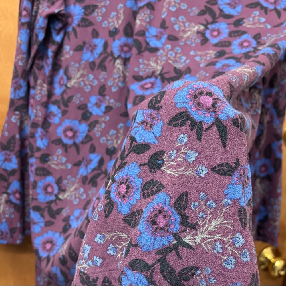 Magic Mystery Split Neck Button Down Tunic In Win… - image 4